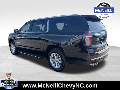 Used 2024 Chevrolet Suburban Premier w/ Premium Package 2 AWD/4WD image 6