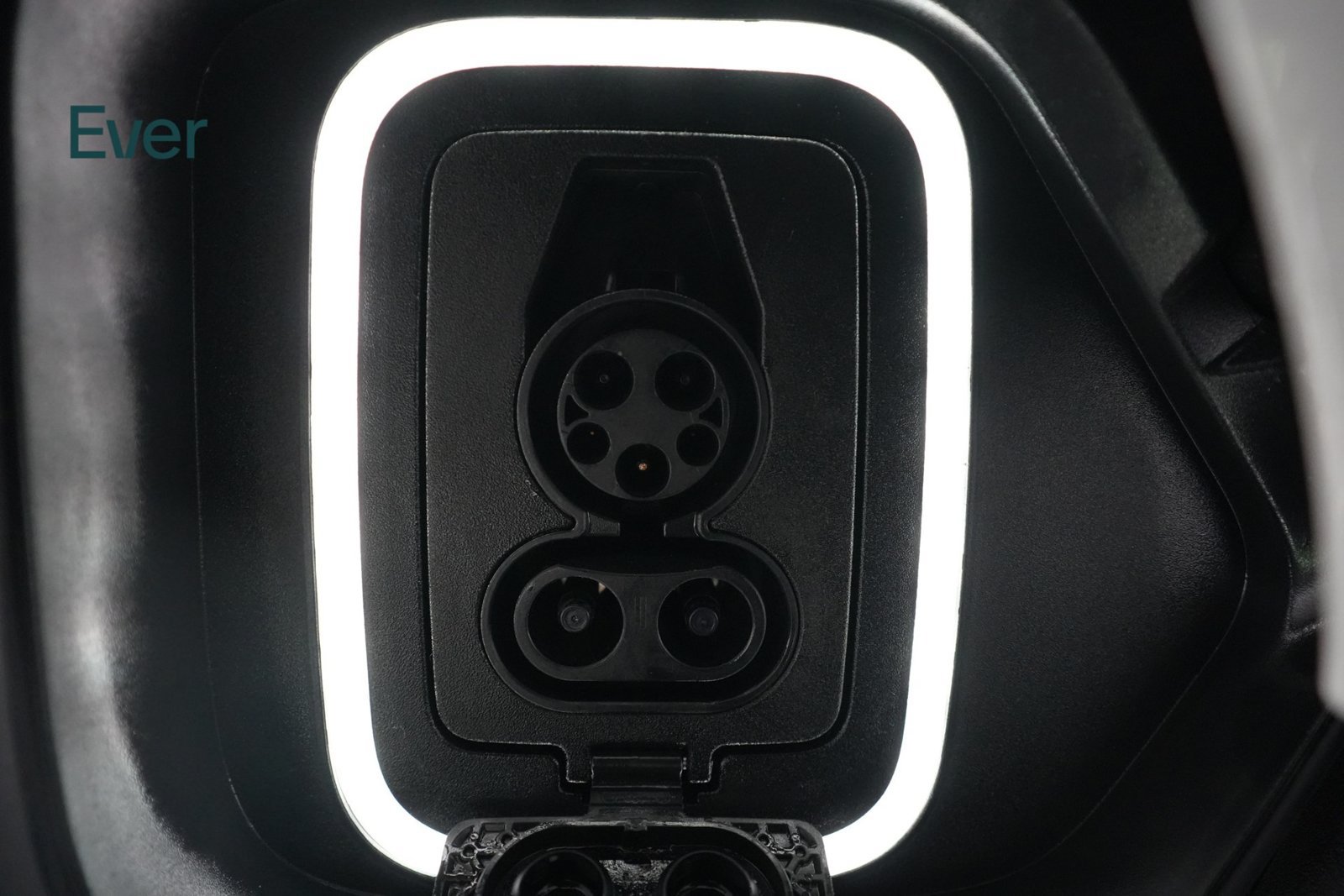 Used 2024 Rivian R1S Adventure Dual AWD/4WD image 10