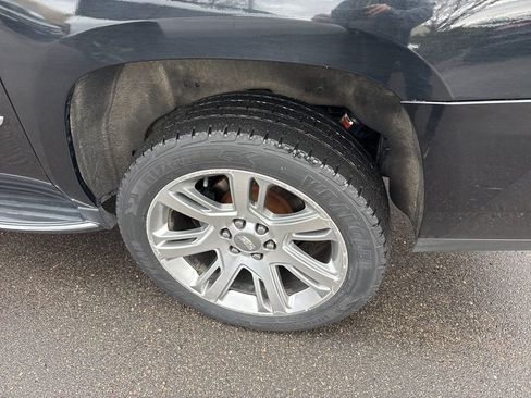 Used 2020 Cadillac Escalade ESV Premium Luxury image 5