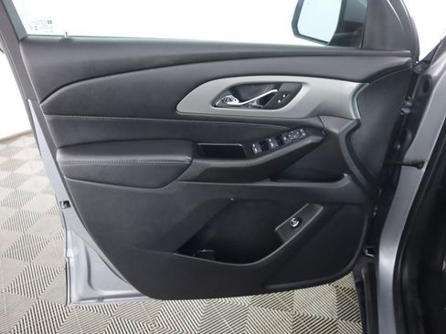 Used 2023 Chevrolet Traverse LT image 22