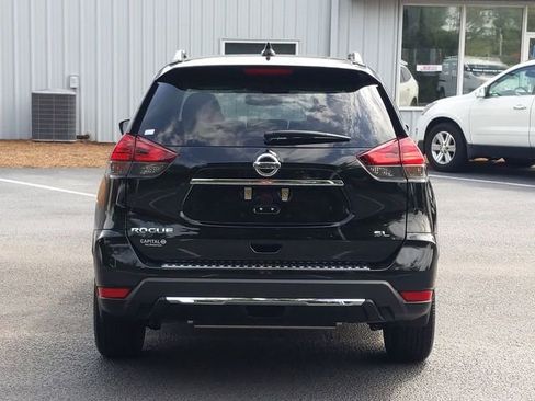 Used 2017 Nissan Rogue SL w/ SL Premium Package image 4
