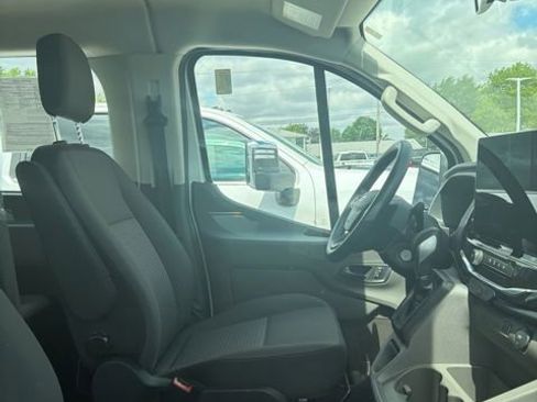 Used 2024 Ford Transit 350 XLT RWD image 4