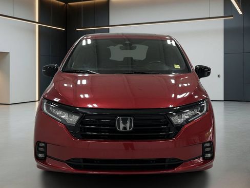 Used 2024 Honda Odyssey Sport image 6