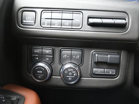 Used 2023 GMC Yukon Denali Ultimate AWD/4WD image 19