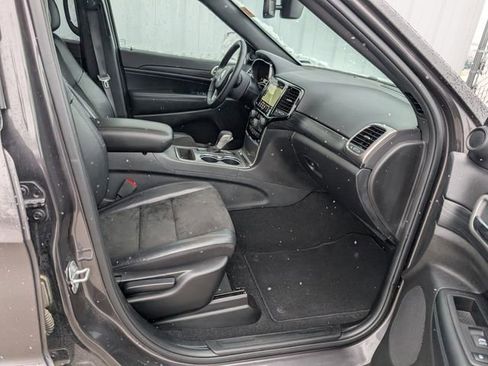 Used 2020 Jeep Grand Cherokee Altitude image 21