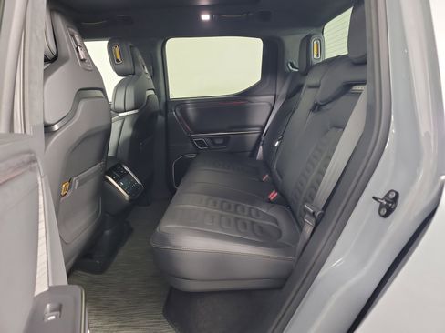 Used 2022 Rivian R1T Adventure image 21