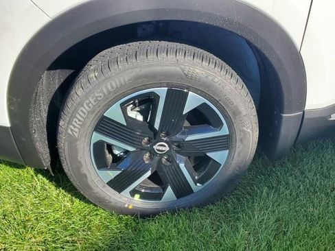 New 2026 Nissan Kicks SV image 9