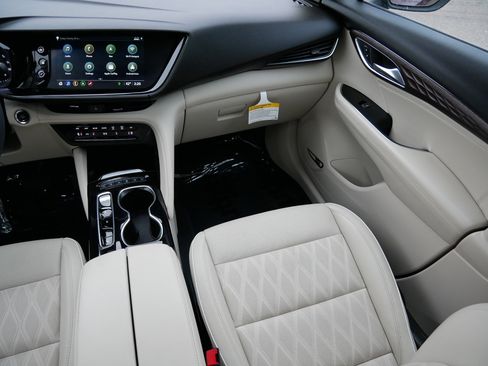 Used 2023 Buick Envision Avenir image 11