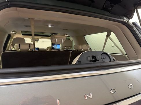 Certified 2020 Lincoln Navigator L Reserve w/ Luxury Package AWD/4WD image 40