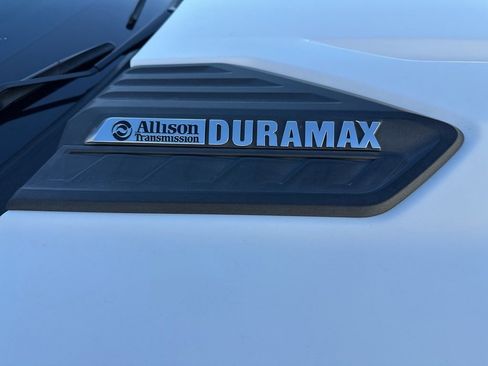 Used 2020 Chevrolet Silverado 2500 LTZ w/ LTZ Premium Package image 3