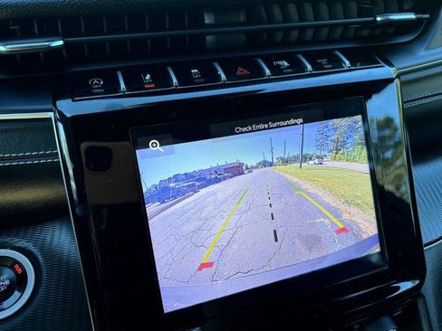 Used 2024 Jeep Grand Cherokee L Laredo image 25