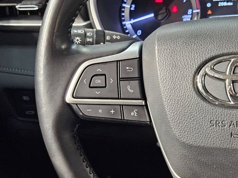 Used 2023 Toyota Highlander XLE AWD/4WD image 28