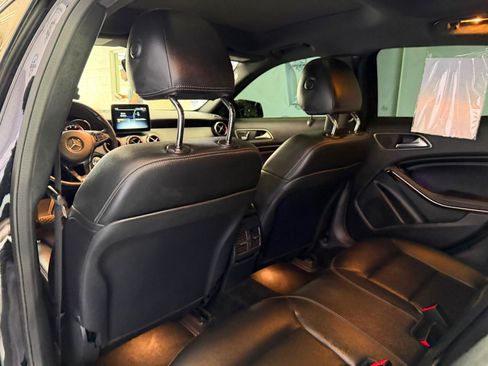 Used 2020 Mercedes-Benz GLA 250 4MATIC w/ Premium Package image 19