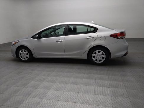 Used 2017 Kia Forte LX FWD image 3