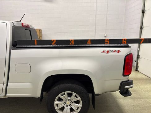 Used 2018 Chevrolet Colorado LT w/ LT Convenience Package AWD/4WD image 13