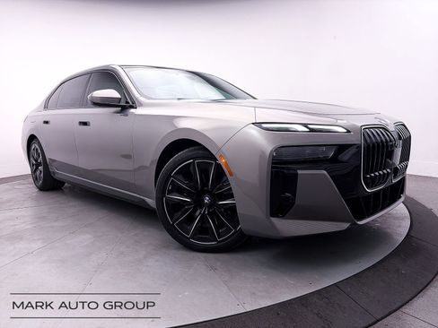 Used 2024 BMW 760i xDrive image 1