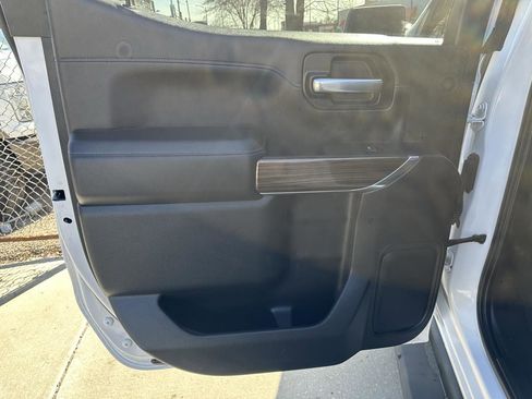 Used 2019 Chevrolet Silverado 1500 LT Trail Boss image 16