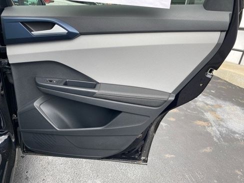 New 2024 Volkswagen Taos SE image 60