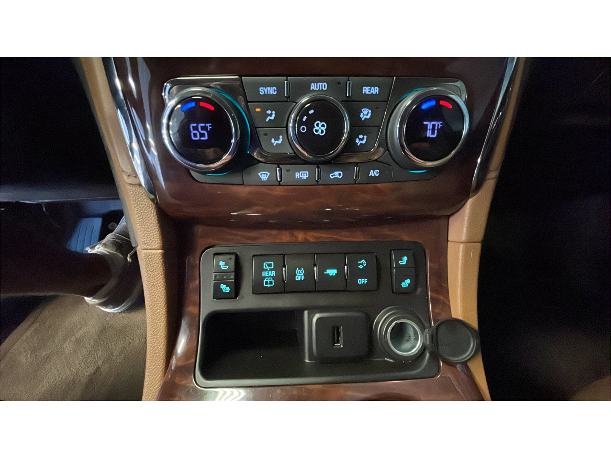 Used 2016 Buick Enclave Leather w/ Trailering Package AWD/4WD image 13
