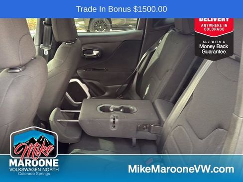 Used 2018 Jeep Renegade Latitude w/ UConnect 8.4 Nav Group image 15