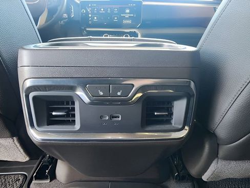 Used 2024 GMC Sierra 3500 Denali w/ Denali Reserve Package AWD/4WD image 23