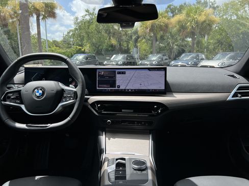 Used 2025 BMW 330i Sedan RWD image 29