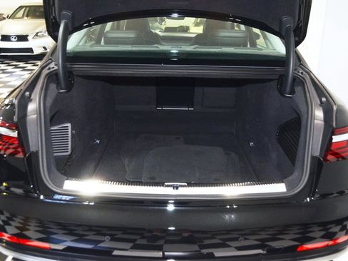 Used 2020 Audi S8 L image 33