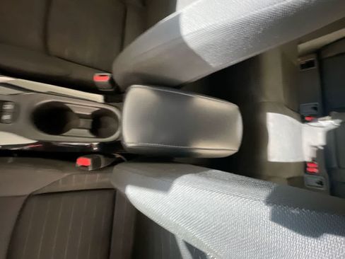 Used 2022 Toyota Corolla SE w/ Carpet Mat Package (TMS) FWD image 21