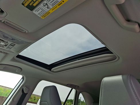 Used 2021 Toyota RAV4 XLE Premium AWD/4WD image 14