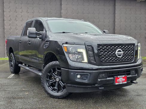 Used 2018 Nissan Titan SL w/ Midnight Edition image 3