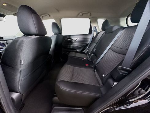 Used 2019 Nissan Rogue SV FWD image 28
