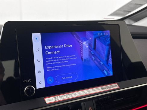 Used 2025 Toyota Prius Plug-In Hybrid image 6