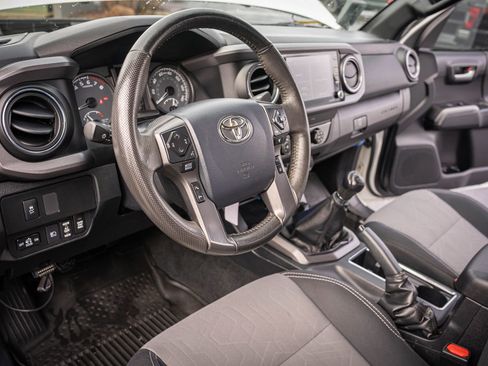 Used 2020 Toyota Tacoma TRD Off-Road image 16