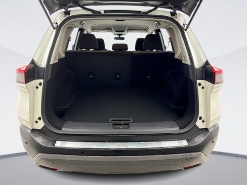 Used 2023 Nissan Rogue SV image 20