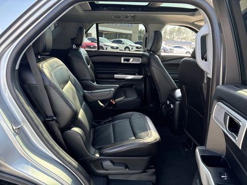 Certified 2022 Ford Explorer Limited w/ Equipment Group 301A image 24