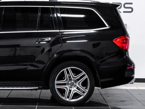 Used 2016 Mercedes-Benz GL 63 AMG 4MATIC image 18