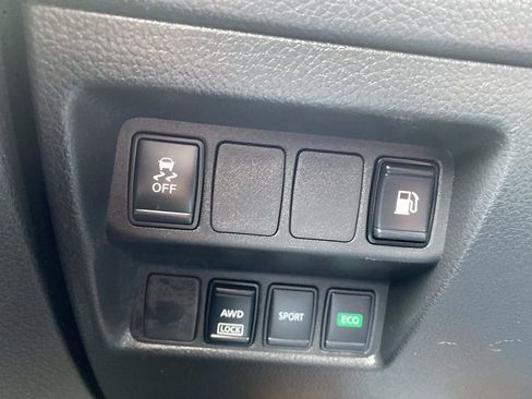 Used 2018 Nissan Rogue S image 21