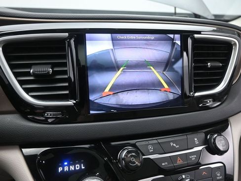 Used 2018 Chrysler Pacifica Touring-L Plus w/ Tire & Wheel Group image 35