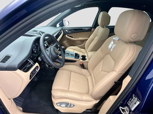 Used 2026 Porsche Macan AWD/4WD image 5