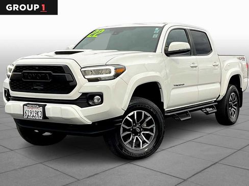 Used 2022 Toyota Tacoma TRD Sport image 1