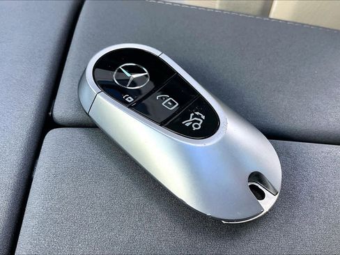 Used 2023 Mercedes-Benz EQS 450+ SUV image 14