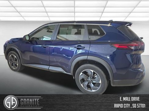 Used 2026 Nissan Rogue SV AWD/4WD image 3