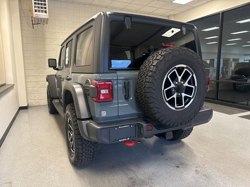 Used 2024 Jeep Wrangler Unlimited Rubicon w/ Convenience Group image 35