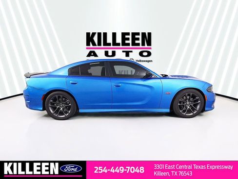 Used 2023 Dodge Charger Scat Pack w/ Navigation & Travel Group image 9