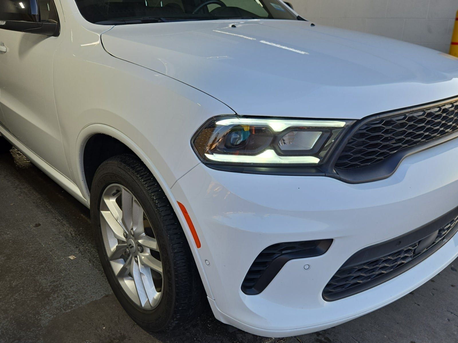 Used 2025 Dodge Durango GT AWD/4WD image 2