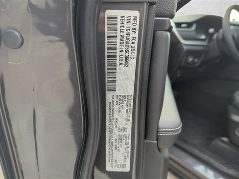 New 2025 Jeep Grand Cherokee Altitude image 20