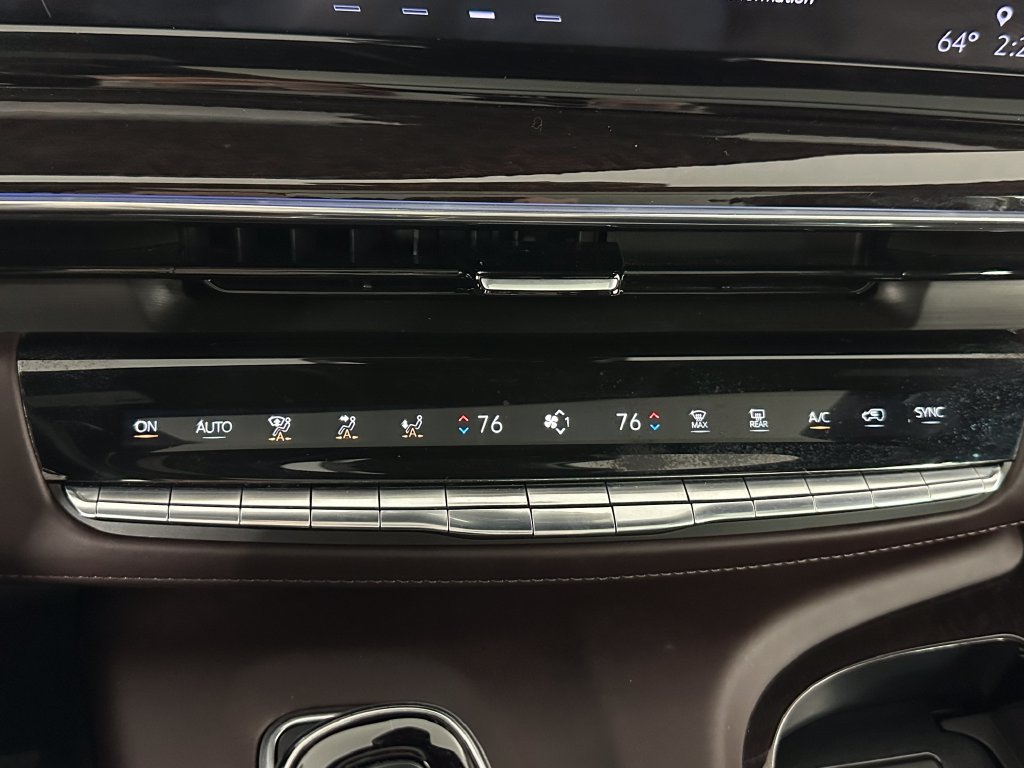 Used 2023 Cadillac Escalade Premium Luxury Platinum w/ LPO, Radiant Package AWD/4WD image 17