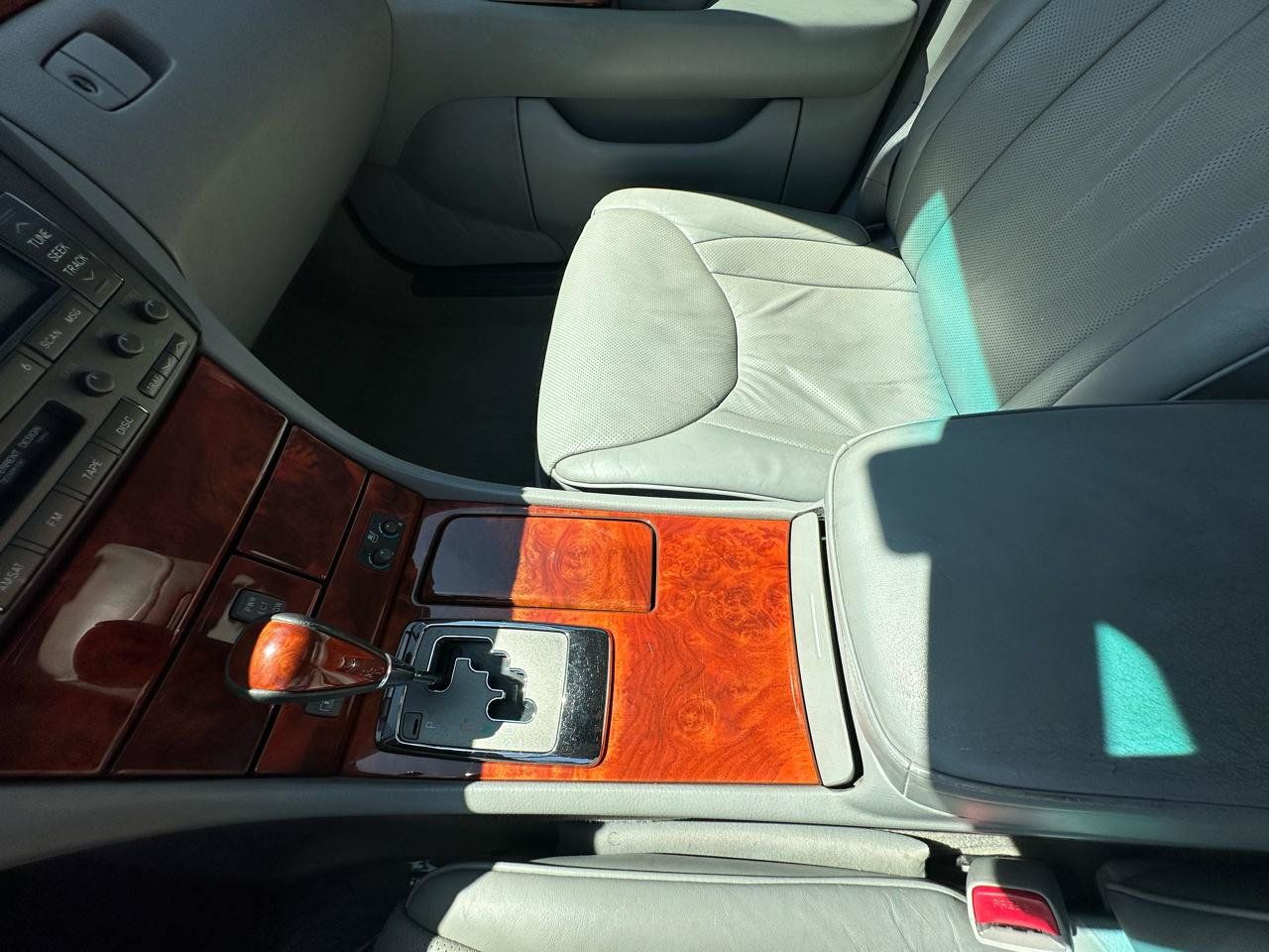 Used 2004 Lexus LS 430 RWD image 29