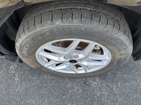 Used 2024 Ford Edge SEL image 21