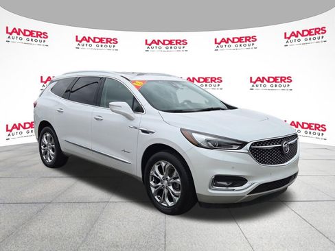 Used 2018 Buick Enclave Avenir w/ Avenir Technology Package FWD image 1